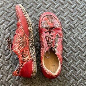 L’Artiste Red Patterned Sneakers